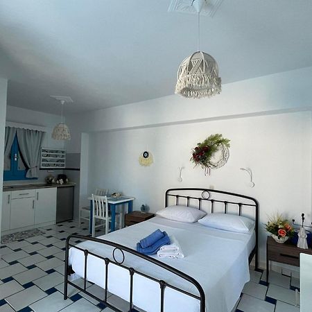 Giavasi Seaside Finiki Apartment Екстериор снимка