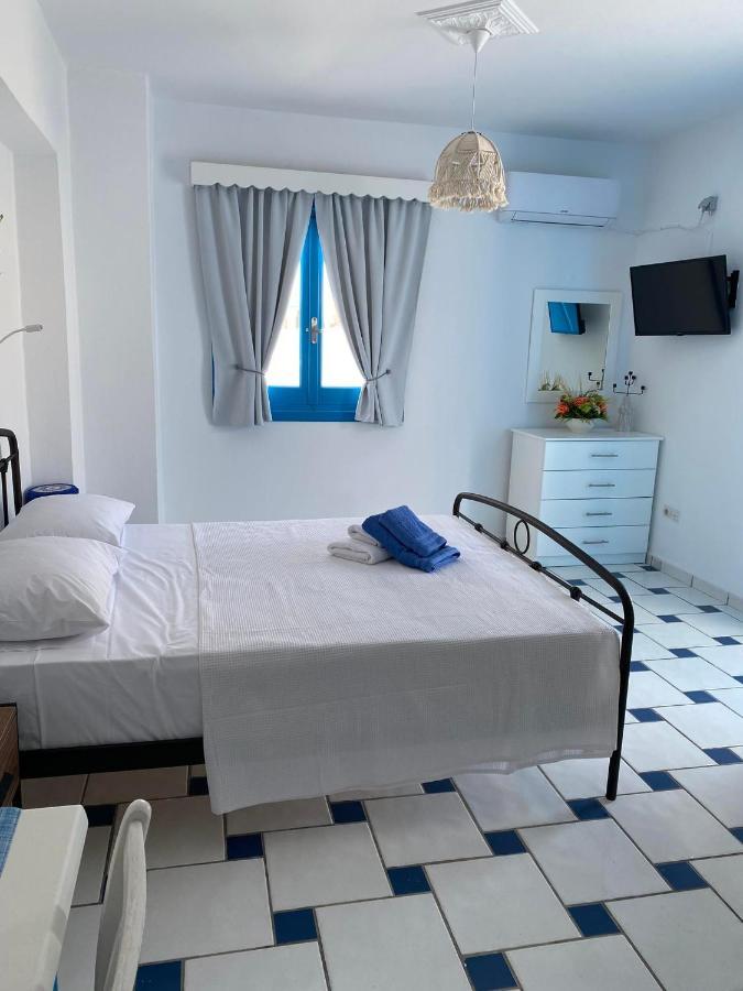 Giavasi Seaside Finiki Apartment Екстериор снимка