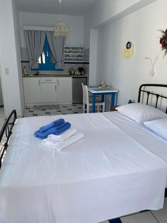 Giavasi Seaside Finiki Apartment Екстериор снимка