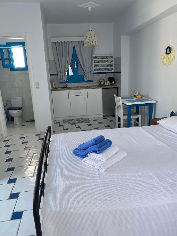 Giavasi Seaside Finiki Apartment Екстериор снимка
