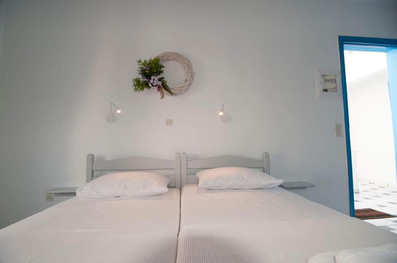 Giavasi Seaside Finiki Apartment Екстериор снимка
