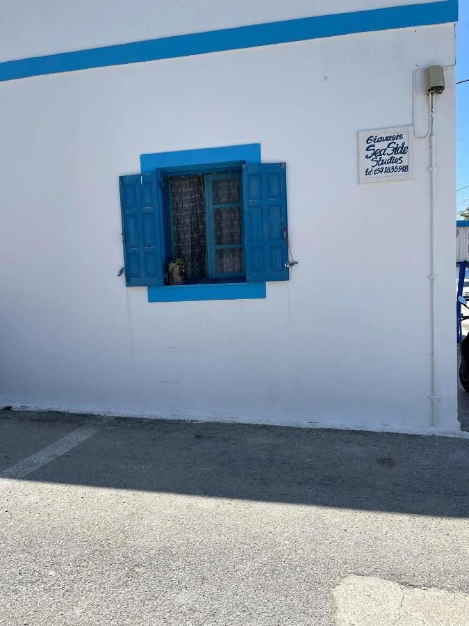 Giavasi Seaside Finiki Apartment Екстериор снимка