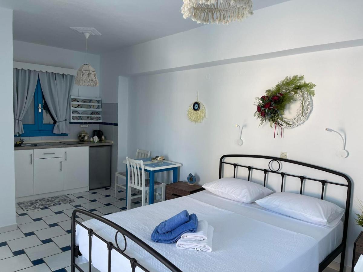 Giavasi Seaside Finiki Apartment Екстериор снимка