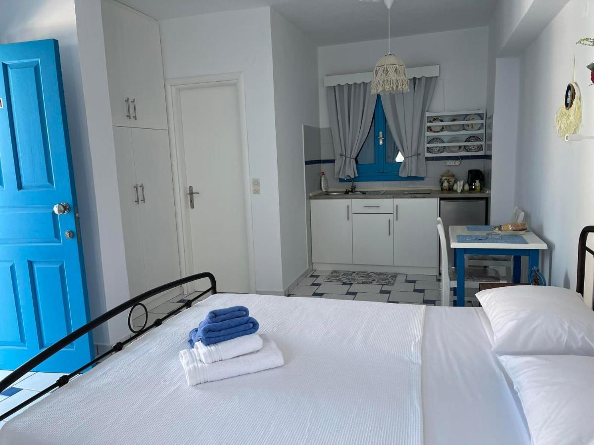 Giavasi Seaside Finiki Apartment Екстериор снимка