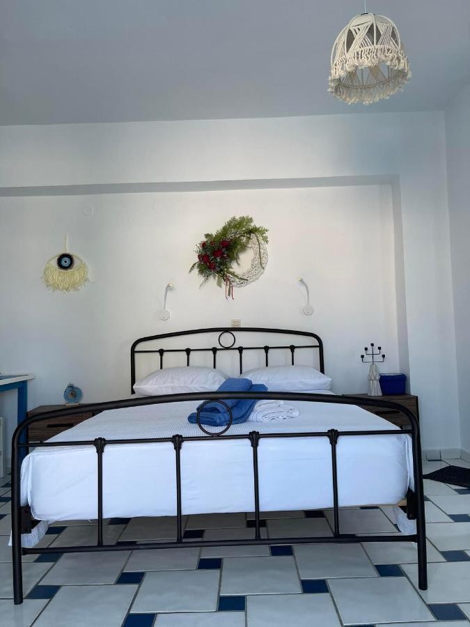 Giavasi Seaside Finiki Apartment Екстериор снимка