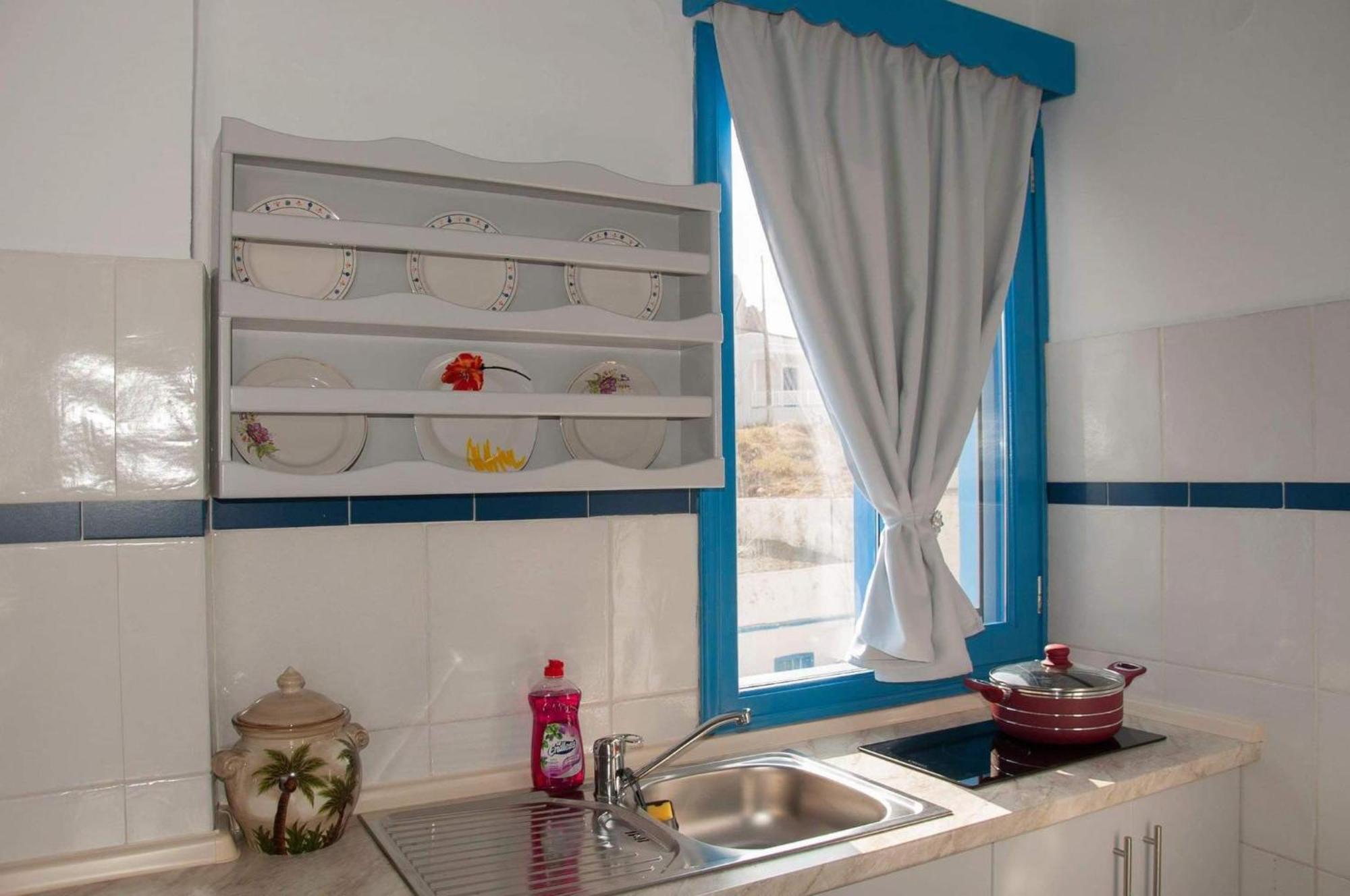 Giavasi Seaside Finiki Apartment Екстериор снимка