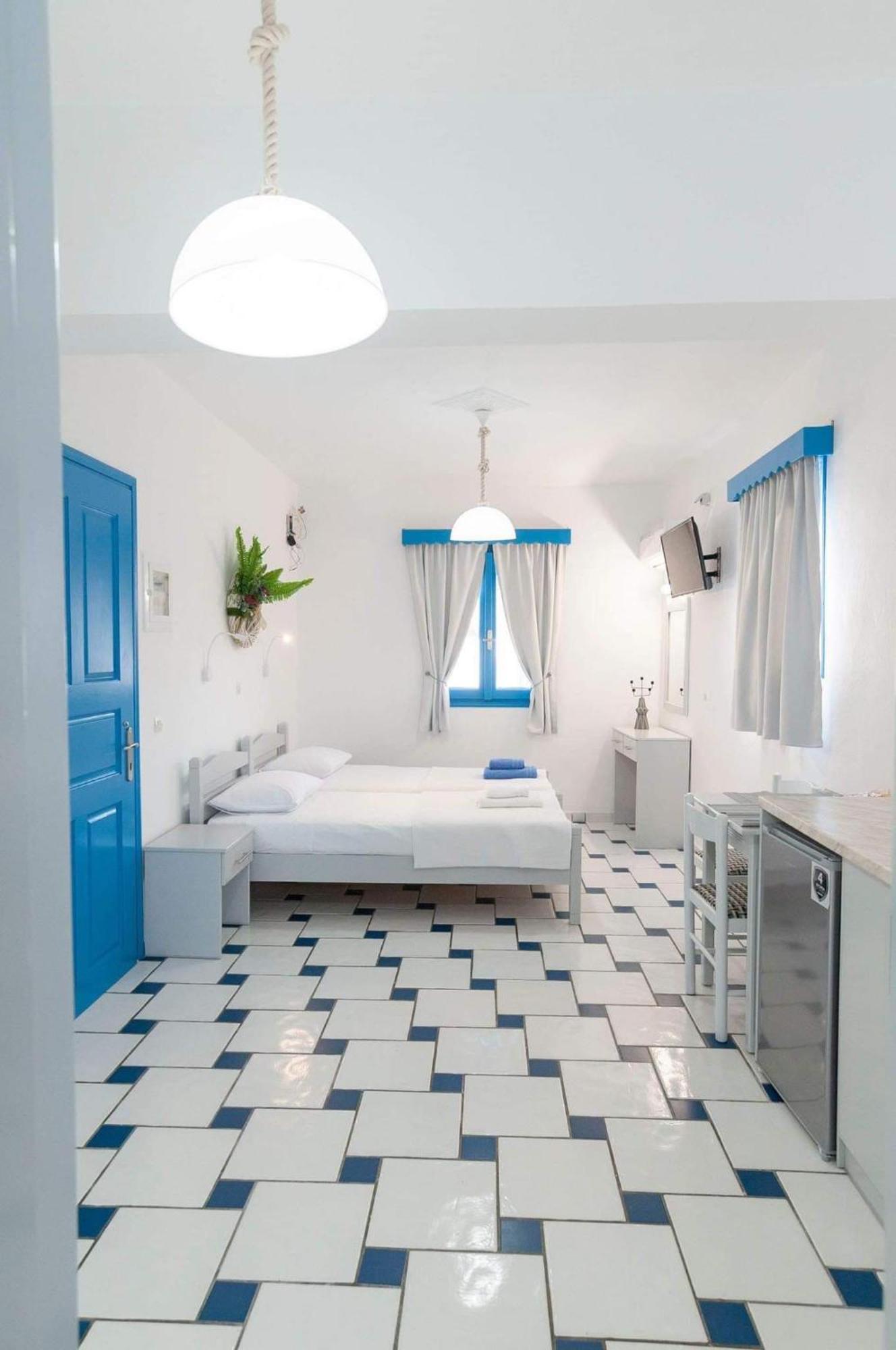 Giavasi Seaside Finiki Apartment Екстериор снимка