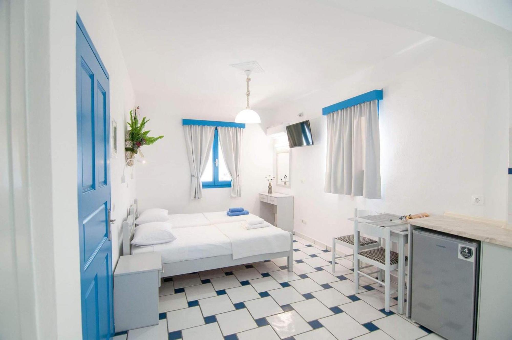 Giavasi Seaside Finiki Apartment Екстериор снимка